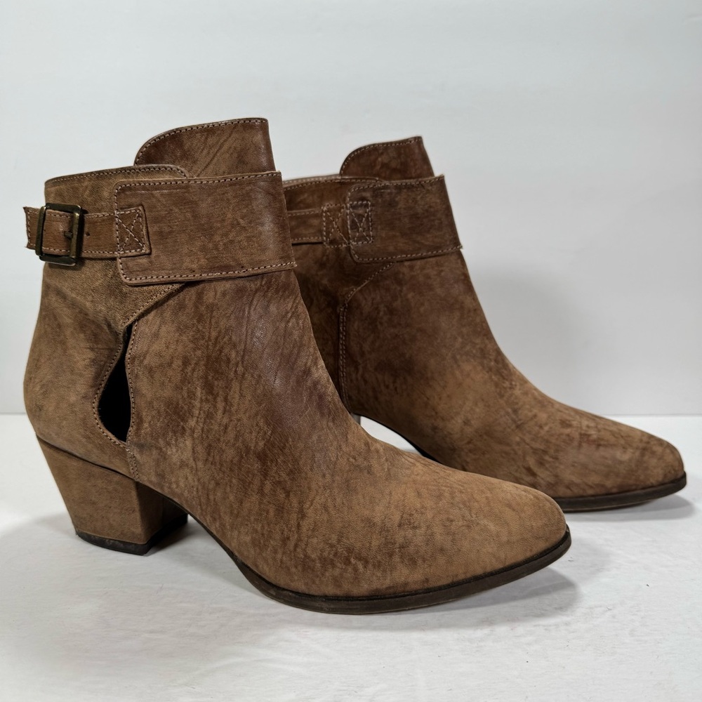 Free People Belleville Brown Distressed Leather Buckle Strap Ankle Boots Size 9